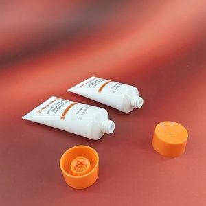 Lotion hydratante et apaisante pour le visage COSDIA, format voyage 15 ml, tube blanc avec bouchon à vis orange, emballage cosmétique en plastique - Product Image 2