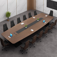 Grand bureau de travail moderne et ensemble de chaises, table de conférence simple et élégante pour la formation en salle de conférence