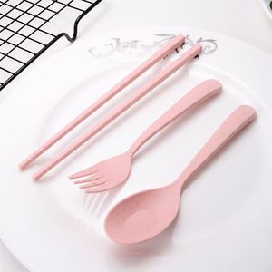 Juego de Cubiertos Portátiles Reutilizables para Viajes y Campamento, Tenedor, Palillos, Cuchara, Vajilla de Paja de Trigo con Estuche - Product Image 6