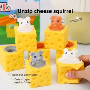 Divertente Topo di Plastica con Formaggio, Giocattolo Antistress Pop-Up per Bambini e Adulti - Product Image 2