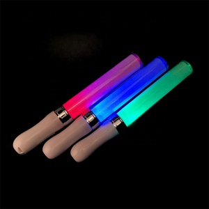 Bastón Luminoso LED Personalizado para Fiestas, Conciertos y Eventos, con Logotipo Acrílico Multicolor, Mini Bolígrafo Intermitente - Product Image 6