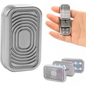 Venta caliente Alivio del estrés Metal Juguete portátil Fidget Spinner Push Brand Juguete de tres capas - Product Image 1