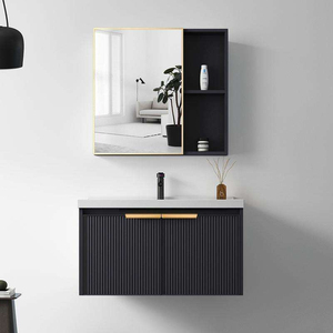 Ensemble <span class=keywords><strong>de</strong></span> <span class=keywords><strong>meuble</strong></span>-lavabo mural <span class=keywords><strong>de</strong></span> <span class=keywords><strong>salle</strong></span> <span class=keywords><strong>de</strong></span> <span class=keywords><strong>bain</strong></span> moderne <span class=keywords><strong>de</strong></span> luxe personnalisé en noir cannelé avec poignée dorée, armoire miroir et lavabo en céramique - Product Image 1