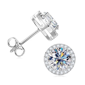Venta al por mayor de fábrica: Pendientes clásicos de moissanita VVS GRA de 1 quilate con corte redondo y relleno de oro de 14k para mujer, uso diario - Product Image 3