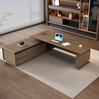 Set Meja Eksekutif Mewah Modern CEO Meja Kayu Walnut Abu-abu Kursi Kantor Perakitan Mudah Ramah Lingkungan Dapat Diperpanjang Modular