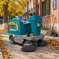 Balayeuse de sol électrique OEM neuve avec système à trois brosses et largeur de nettoyage de 1300 mm pour le balayage des routes et des sols en béton