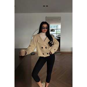 Manteau Trench Vintage Décontracté Beige Clarice pour Femme, Double Boutonnage, Fermeture Ceinture, Doublure Cuir Shearling et Coton, Imprimé Boutonné - Product Image 4