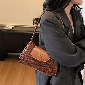 Bolso de Mujer Estilo 2026 - Retro con Lazo de Mariposa, Cuadrado Pequeño, Gran Capacidad, Patrón a Cuadros de PU, Simple, Moderno y Elegante - Product Image 3