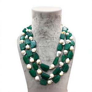 Nouveau Collier en Résine Tendance et Élégant, Perles Polies Brillantes Personnalisées, Style Vintage Classique, Motif Floral, Bijou Stylé pour Femme - Product Image 2