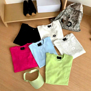 Camiseta Corta de Verano 2026 para Mujer, Holgada, Estilizadora, Cuello Redondo, Color Sólido, con Logotipo, de Algodón - Product Image 1