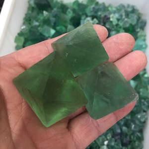 <span class=keywords><strong>Fluorite</strong></span> naturale all'ingrosso <span class=keywords><strong>pietra</strong></span> grezza e <span class=keywords><strong>Fluorite</strong></span> verde octaedro per la decorazione - Product Image 5