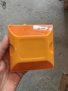 Tachas Reflectantes para Carretera de 100 mm x 100 mm, Modelo Nuevo, Duraderas, de Plástico ABS, con Certificación CE, Precio Económico - Product Image 2