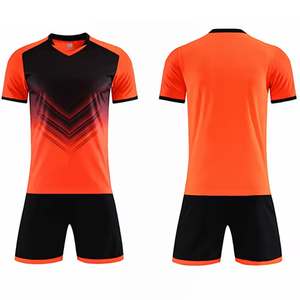 Conjunto de Fútbol Personalizable al por Mayor en Azul Claro y Blanco, Ropa Deportiva Premium Transpirable, Camisetas de Fútbol de Secado Rápido - Product Image 4