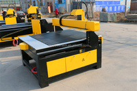 Machine CNC de fabrication de portes en bois, nouveau design pour la publicité, aluminium, acier, Syntec, Richauto, moteur à engrenages, pompe, moteur