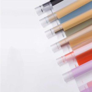 Papel de Embalaje Impermeable con Diseño de Arcoíris, Río Rin y Rosas, para Manualidades Florales, Decoración de Bodas, Ramos y Regalos - Product Image 1
