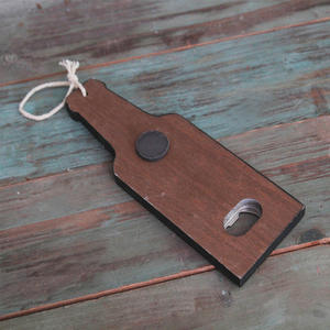 Décapsuleur mural en bois vintage YD377 en forme de bouteille de bière, coloré, pour bar, vente en gros - Product Image 6