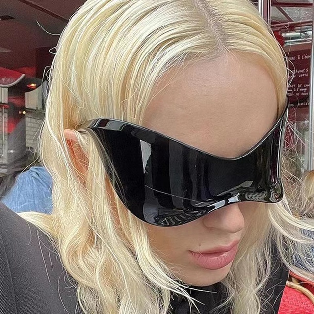 One Piece Oversized Futuristic Y2k Shield Sun Glasses for Men Women Wrap Around Fashion Superhero Chic Sunglasses Shades