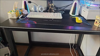 Ensemble de table et de chaise de jeu double grand format et élégant pour un usage domestique ou en location avec un design élégant pour les bureaux d'ordinateur