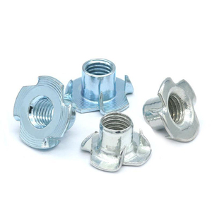 Écrous en T DIN1624 M4 M5 <span class=keywords><strong>M6</strong></span> M8 M10 en acier au carbone avec griffes, écrous à quatre griffes zingués pour meubles, écrous d'insertion pour bois - Product Image 2