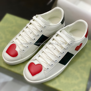 High Quality Retro Waterproof Lightweight Flat Walking <b>Shoes</b> 2026 Trendy Fashion <b>Men</b> Women Genuine <b>Leather</b> Sports Skate <b>Shoes</b> - Product Image 4