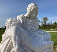 Grave Yard Tombstone Personnalisé Religieux Catholique Cadeau Cérémonie Pierres Tombales Sculpture Reproduction de Pieta Statue En Marbre Blanc
