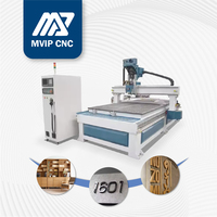 Machine de gravure et de découpe CNC 1325 ATC avec changeur d'outils automatique pour la fabrication de portes d'armoires et de meubles en bois massif