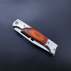 Couteau de poche pliable personnalisable de qualité OEM pour le camping, lame en acier inoxydable 3CR13 ultra-affûtée, manche en ABS couleur bois - Product Image 4