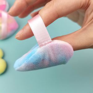 Borlas de Maquillaje en Forma de Corazón Más Vendidas, Coloridas, de Terciopelo Suave, para Polvo Suelto, Marca Privada - Product Image 2