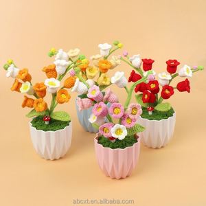 ดอกลิลลี่ถักโครเชต์ 12 ดอก พร้อมกระถางไหมพรม ทำด้วยมือ สำหรับตกแต่งบ้าน - Product Image 1