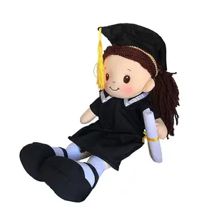 Songshantoys ODM OEM juguetes de peluche creativo personalizado relleno graduación recuerdo regalo doctor sombrero vestido trapo muñeca para estudiantes