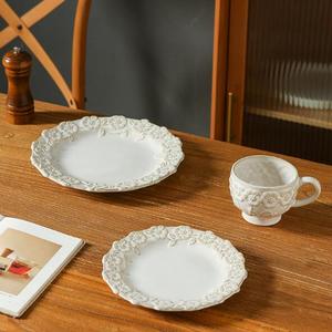 Plato de Cerámica con Borde de Pétalos de Rosa, Elegante Plato para Postre y Cena, para el Hogar o la Mesa del Restaurante - Product Image 1