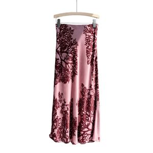 Jupe sirène en soie biaisée respirante, longueur genou, de luxe, formelle et romantique pour femme - Product Image 4