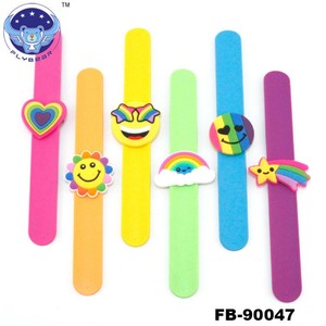 Più poco costoso del Braccialetto di Schiaffo Del Silicone Carino Arcobaleno Clap Cerchio Cinturino Da Polso Paipai Braccialetto Per I Bambini - Product Image 5