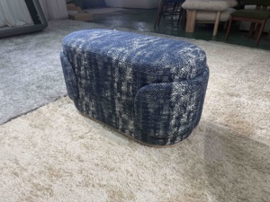 Banco Otomano Moderno e Leve em Tecido Boucle Conversível, Design Personalizável para Quarto, Entrada e Apartamento - Product Image 4