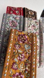 Textil bordado elegante hecho a medida, bordado con intrincados patrones florales con hojas. Ideal para diseñador de moda - Product Image 4