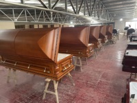 Ataúd Funerario de Madera de Caoba Sólida de Alta Calidad al por Mayor, Ataúd de Lujo para Adultos, Artículos Funerarios