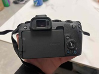 كاميرا كانون عالية الأداء R8 بدقة 24 ميجابكسل وتصوير 4K بسرعة 60 إطارًا في الثانية للسفر والتصوير في الشوارع