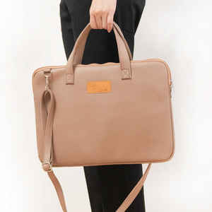 Sac à tablette en cuir de haute qualité - Product Image 1