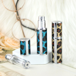 Leo pattern PU mini пустые круглые образцы духов пластиковые маленькие стеклянные бутылки с спреем для женщин подарок - Product Image 4