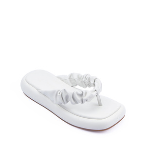 2023 Custom Manufacturer Design Women Flat Slides Outdoor Walking comode pantofole leggere pantofole da spiaggia da ragazza - Product Image 5