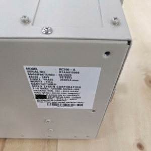 Robot C4-A601S RC700-A y Gabinete de Control - Product Image 6