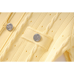 ~ Spot ~ Abito estivo elegante in maglia <span class=keywords><strong>giallo</strong></span> brillante con motivo geometrico Dongfeng, collo rotondo e fibbia in metallo, di alta qualità Nanyou - Product Image 4