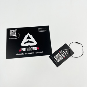 Carte de remerciement noire personnalisée imprimée, insert en papier noir mat avec logo et code QR pour marque de vêtements - Product Image 3