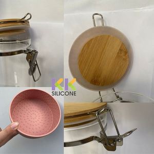 Recipiente de Vidrio Transparente Clásico Multifuncional para Almacenamiento de Alimentos con Base de Silicona y Componentes de Madera, Hermético, para Organización de Despensa - Product Image 3