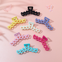 13cm Saint Valentin Y2k Style Fille Mode Rose Couleur Creux Géométrique Coeur Pinces À Cheveux Femmes Cheveux Griffe Requin Clip