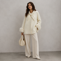 Nouveau Manteau Tissé Écologique Double Face en Mélange de Laine avec Manchette en Fourrure de Renard et Détail Bouton Nœud Papillon pour Femme, Collection Hiver 2026