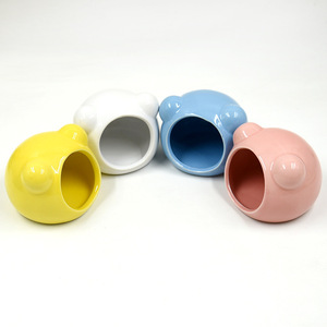 Nid en céramique pour hamster, forme de tête de chat, 8x8x6,5 cm, maison de sommeil respirante pour animaux de compagnie, jaune, bleu, rose, blanc - Product Image 1