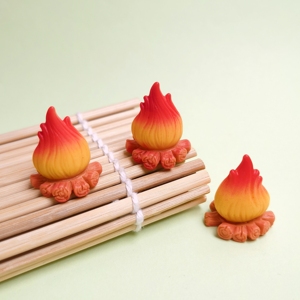 Lot de 100 mini-ornements artificiels 3D de 26*22MM, modèle réaliste de <span class=keywords><strong>feu</strong></span> de camp pour <span class=keywords><strong>la</strong></span> décoration de Noël, de jardins féeriques et de paysages - Product Image 3