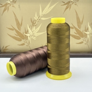 Fil à broder - 100% polyester Flame pour vêtements de travail en plein air et vêtements de mode - Product Image 2