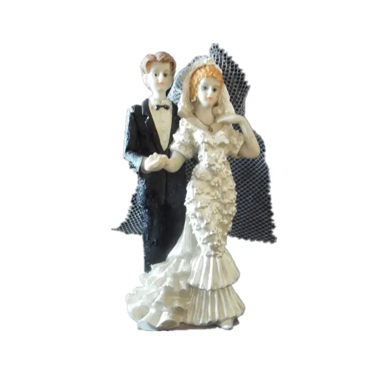 Custom Made Resin Romantic Wedding Statue Ornament Souvenirs Love Europe Bride and Groom Figurine Marriage Decorative Wedding